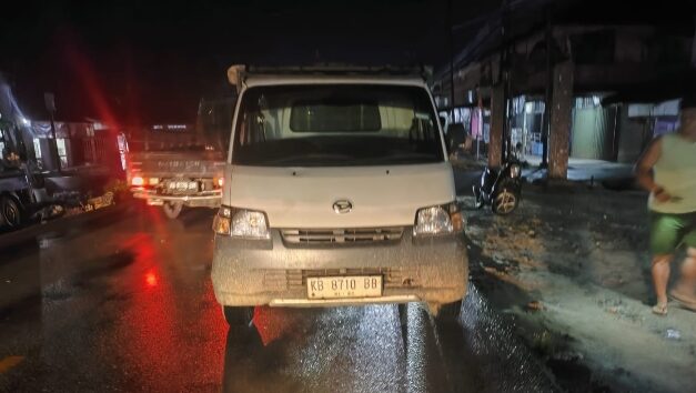 Pengendara Motor Tewas Usai Tabrak Pikap di Jalan Raya Mandor Landak