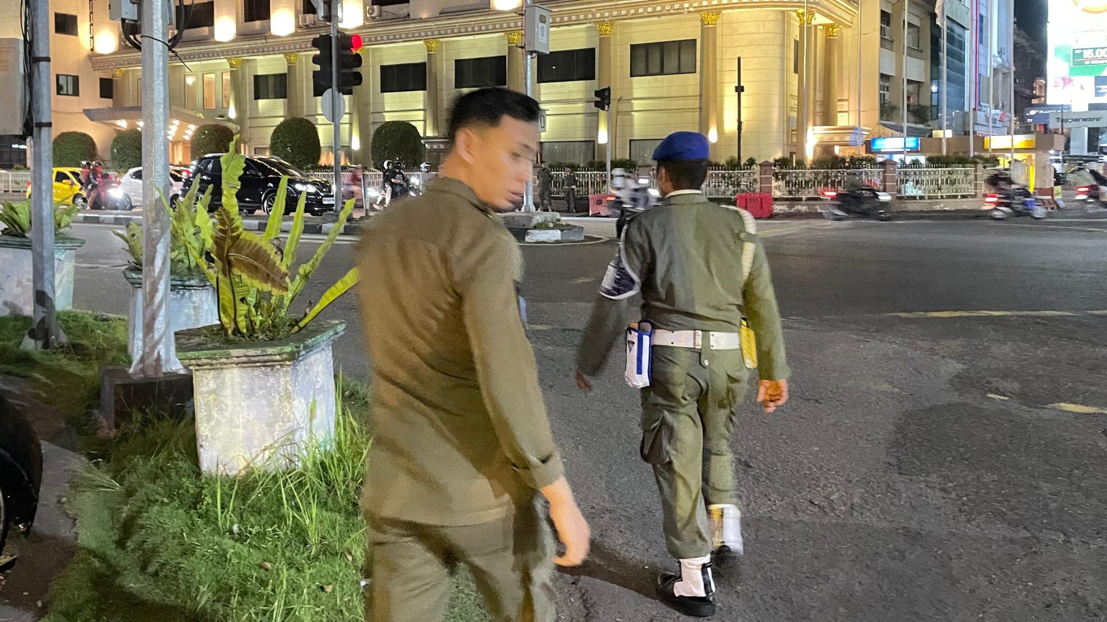 Satpol PP Pontianak Gencarkan Patroli di Simpang Traffic Light untuk Ketertiban Umum