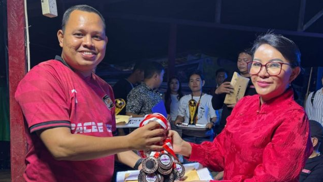 Banteng Cup 2025: Bupati Landak Karolin Margret Natasa Tutup Open Turnamen di Pahauman