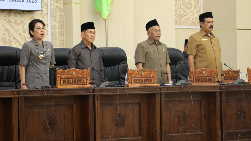 Wali Kota Singkawang Sampaikan Nota Pengantar Tiga Raperda Prioritas