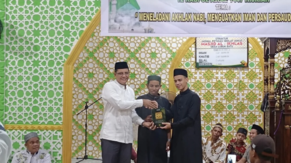 Wabup Kayong Utara Hadiri Maulid Nabi di Simpang Hilir, Ajak Teladani Akhlak Rasulullah