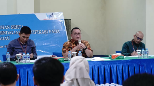 Kunjungi Bank Kalbar Sekadau, Dirut Rokidi Ingatkan Bahaya Judi Online