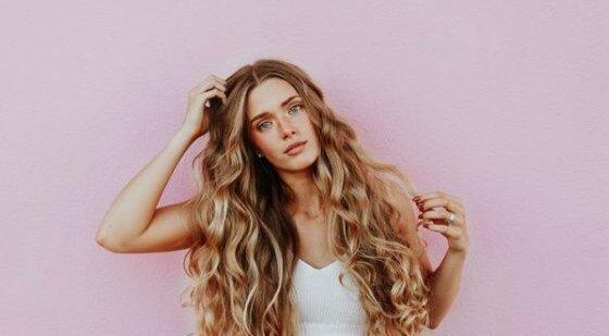 Rambut Curly Anti-Gagal! 5 Rahasia Agar Awet dan Tidak Lepek Seharian