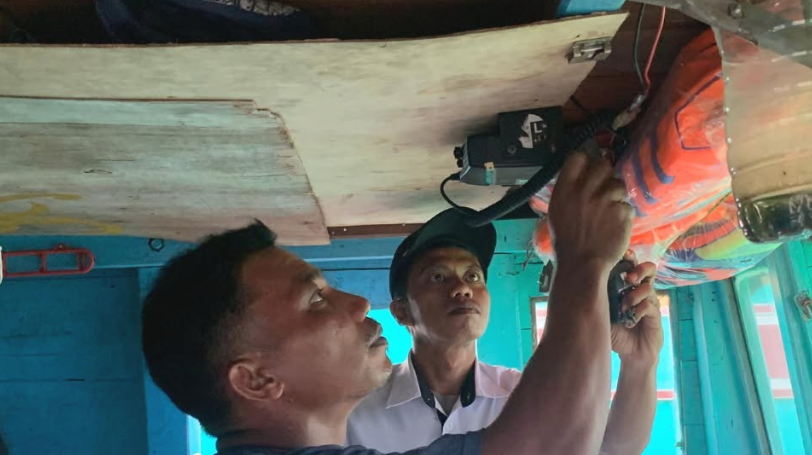 Petugas PPP Teluk Batang Periksa KM Cahaya Satai 01, Tingkatkan Keselamatan Pelayaran Nelayan