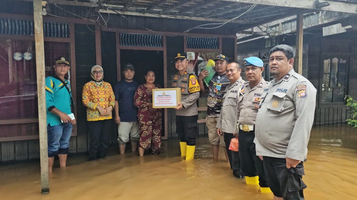 Tim Gabungan Bergerak Cepat Tangani Banjir Ketapang, Salurkan Bantuan dan Dirikan Dapur Umum