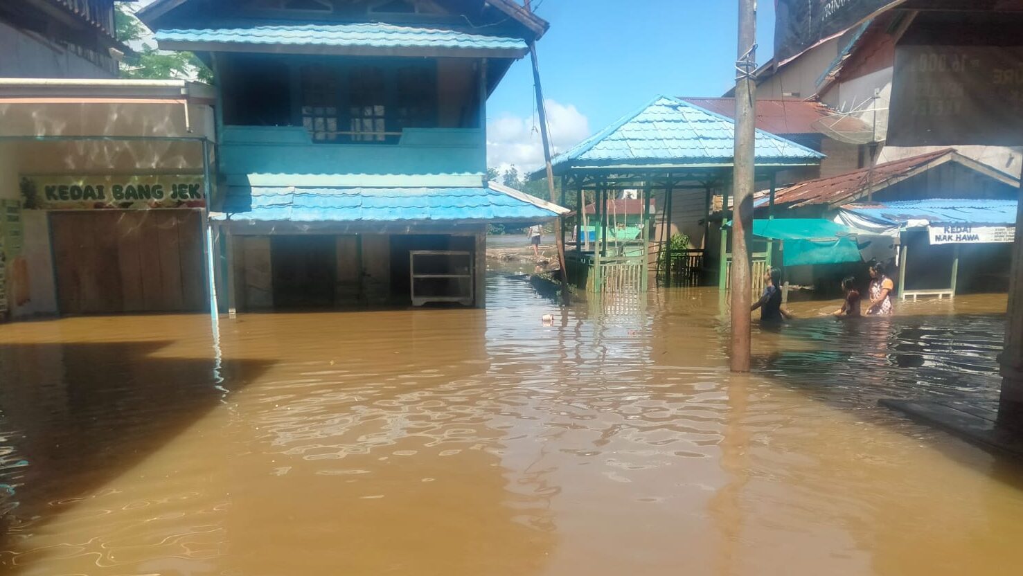 BNPB Rangkum Bencana Akhir Pekan: Gempa Papua, Banjir di Melawi, dan Karhutla Aceh
