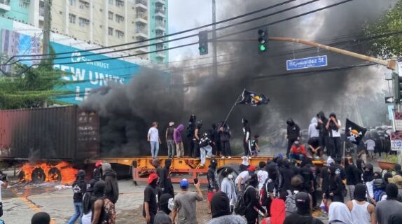 Demo Anti-Korupsi di Manila Berakhir Ricuh, Protes Mega-Proyek Fiktif Senilai Miliaran Dolar