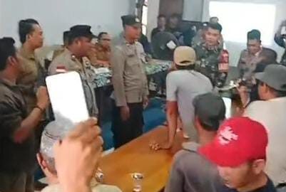 Warga Geram, Kades di Salatiga Diminta Mundur Gara-gara Dugaan Tanda Tangan Palsu