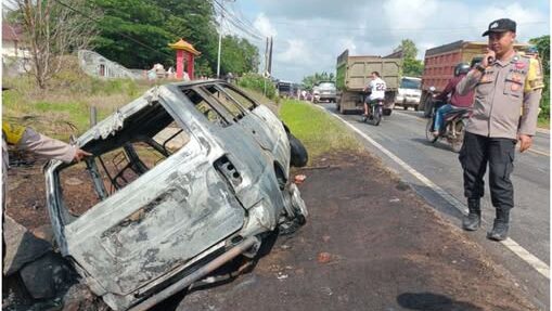 Polisi Ungkap Kronologi Mobil Terbakar di Sosok: Diduga Akibat Percikan Korek Api