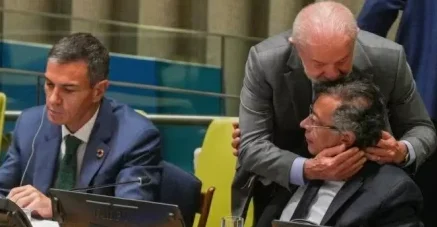 Dukungan Mengejutkan Presiden Brasil, Cium Kepala Presiden Kolombia Usai Sebut Israel Nazi di PBB