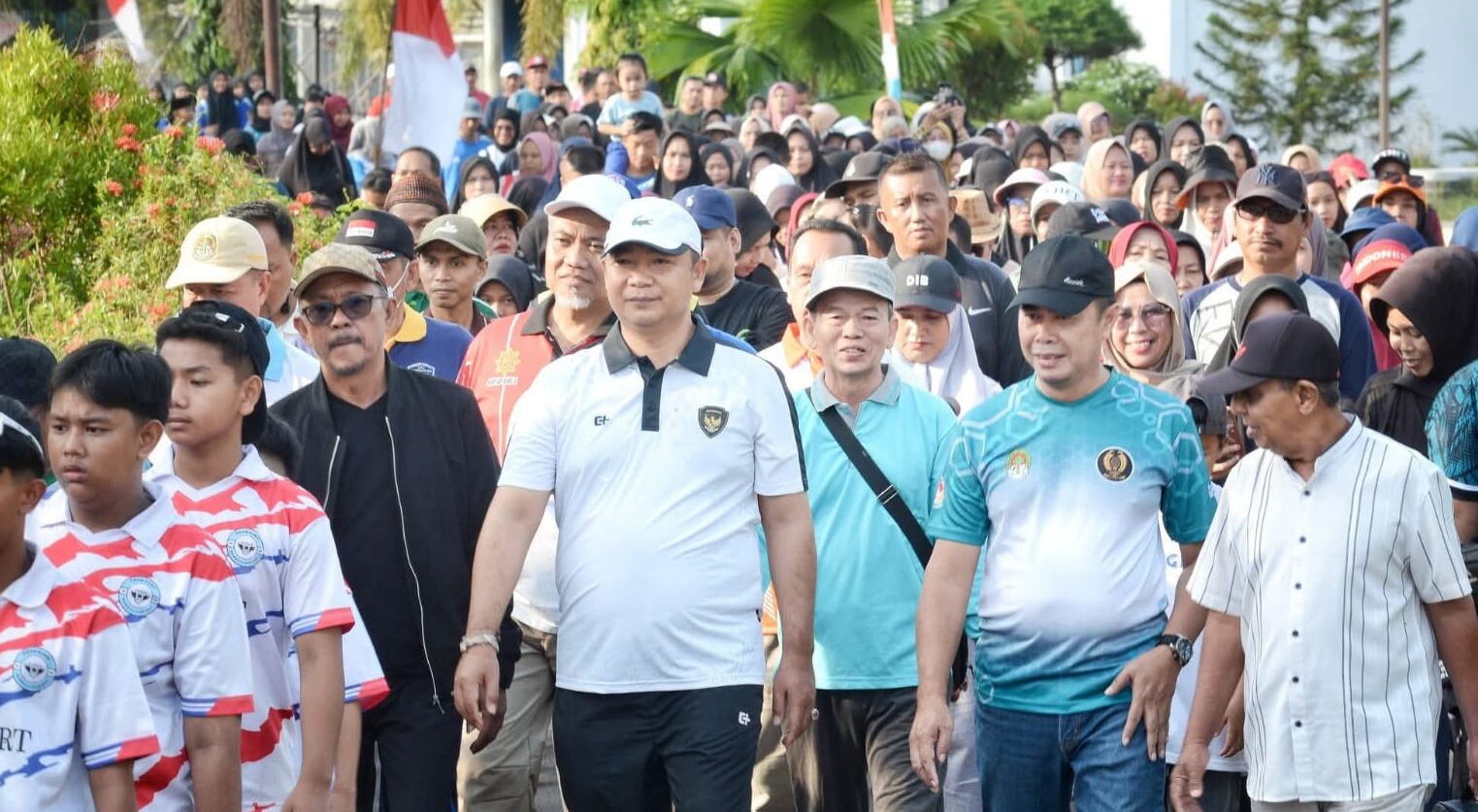 Bupati Ketapang Hadiri Jalan Sehat Peringatan Harlah Ke-20 Ponpes Mamba’ul Khairat