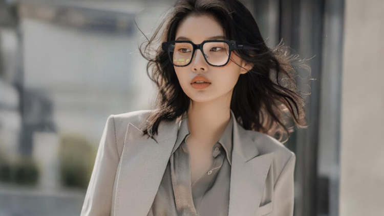 Lenovo Rilis Kacamata Pintar AI Glasses V1: Fitur Real-Time Translate dan Teleprompter