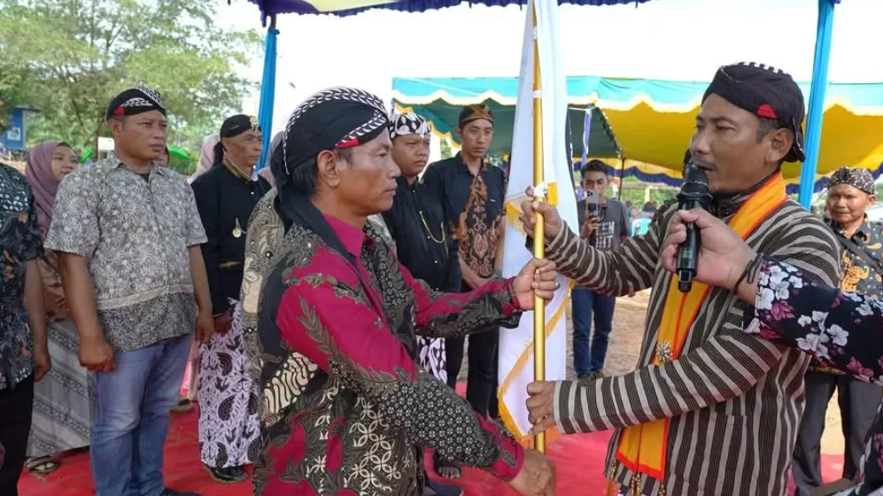 Ketua DPRD Lantik DPC Paguyuban Jawa Sungai Laur, Tekankan Persatuan Lintas Etnis