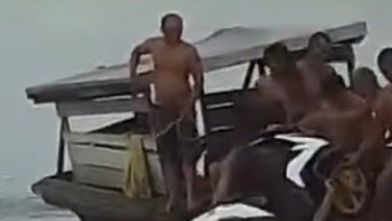 Kapal Angkut 12 Penumpang dan 8 Motor Tenggelam di Sungai Raya
