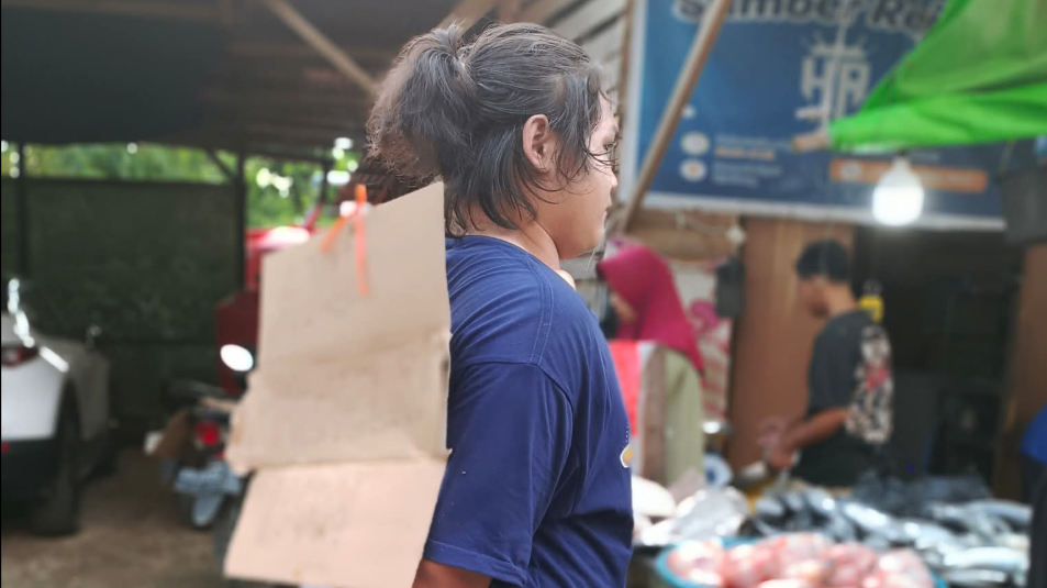 Curi Ikan 32 Kg, Seorang Perempuan Ditangkap di Pasar Ngabang