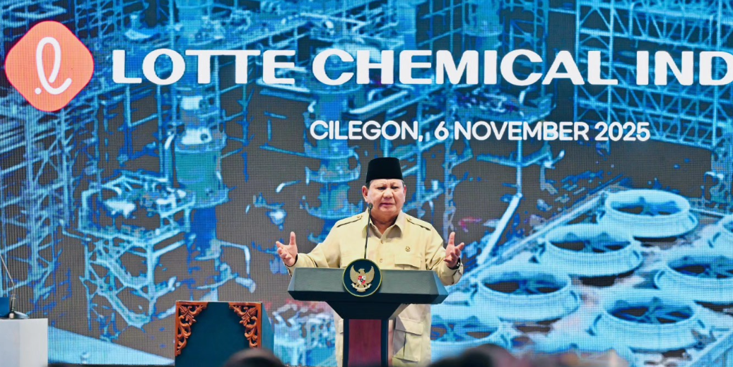 Prabowo Resmikan Pabrik Lotte Chemical Rp62,4 Triliun di Cilegon, Perkuat Hilirisasi