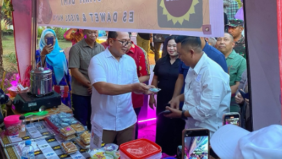 Disulap Jadi Pusat Ekonomi Rakyat, Bupati Sujiwo Resmikan Gerai UMKM Tugu Alianyang