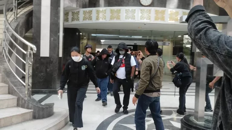 KPK Geledah Dinas PUPR Riau, Sita Dokumen 'Pergeseran Anggaran' Terkait Kasus Gubernur