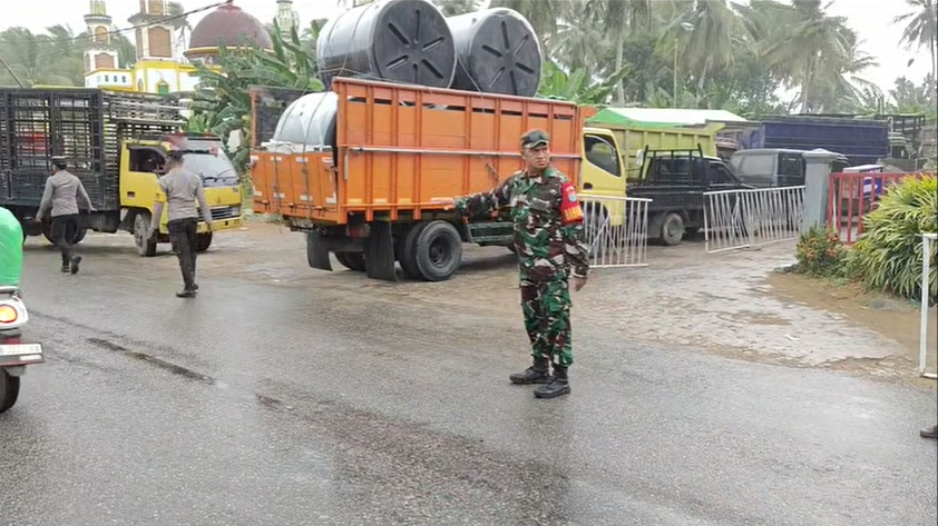 Respon Cepat Keluhan Macet, TNI-Polri Tertibkan Antrean BBM SPBU Sungai Soga