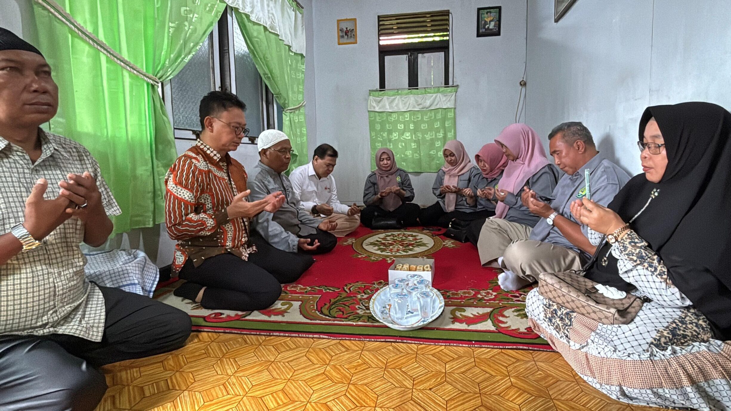 Takziah Korban Kecelakaan Truk, Edi Kamtono: "Solusi Terbaik, Pindahkan Pelabuhan ke Kijing"
