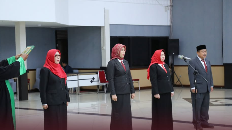 Wawako Muhammadin 'Kocok Ulang' Kabinet, 5 Pejabat Strategis Singkawang Bergeser