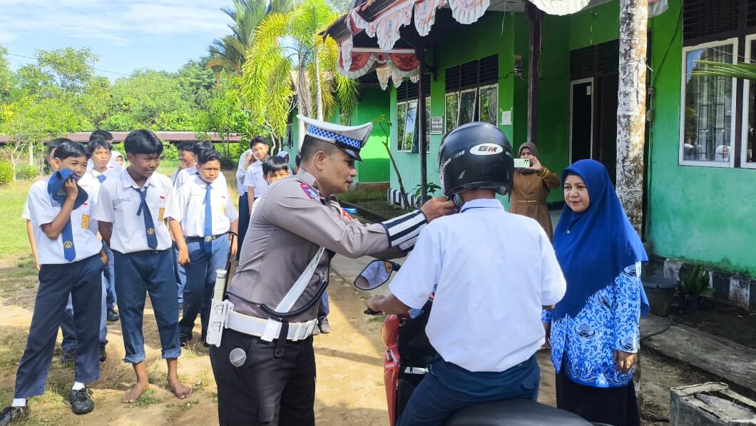 Operasi Zebra 2025: Polres Kayong Utara Sasar Pelajar SMPN 03 Sukadana untuk Edukasi Lalu Lintas