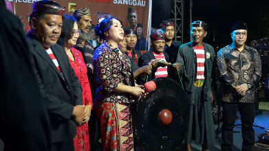 "Toreh Saling Jegeh", Pesan Damai dari Bumi Daranante Lewat Pagelaran Sandur Madura