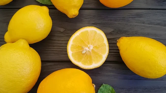 Bantu Kerja Skincare Kamu, Ini 4 Buah yang Ampuh Redakan Jerawat dari Dalam