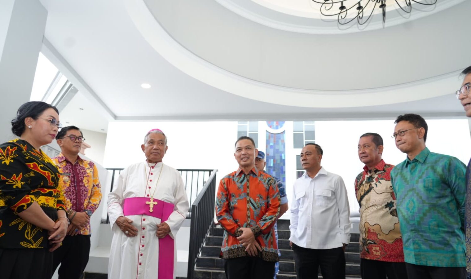 Resmikan Gedung Pasifikus BOS, Gubernur Ria Norsan: Ini Simbol Persatuan dan Ruang Kreatif Umat