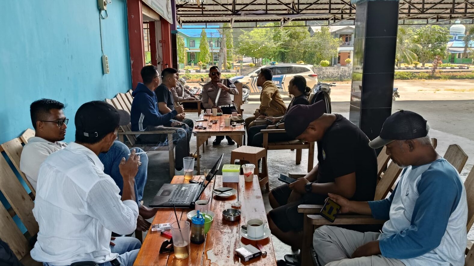 Cegah Laka Lantas, Satlantas Polres Kayong Utara 'Tembus' Pasar Rakyat Edukasi Sopir Travel