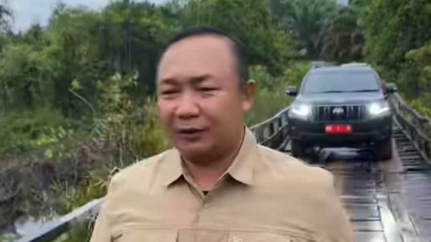 Jembatan 'Bolong' hingga Desa Tanpa Tiang Listrik, Potret Nyata Pedalaman Manis Mata Menanti Keadilan