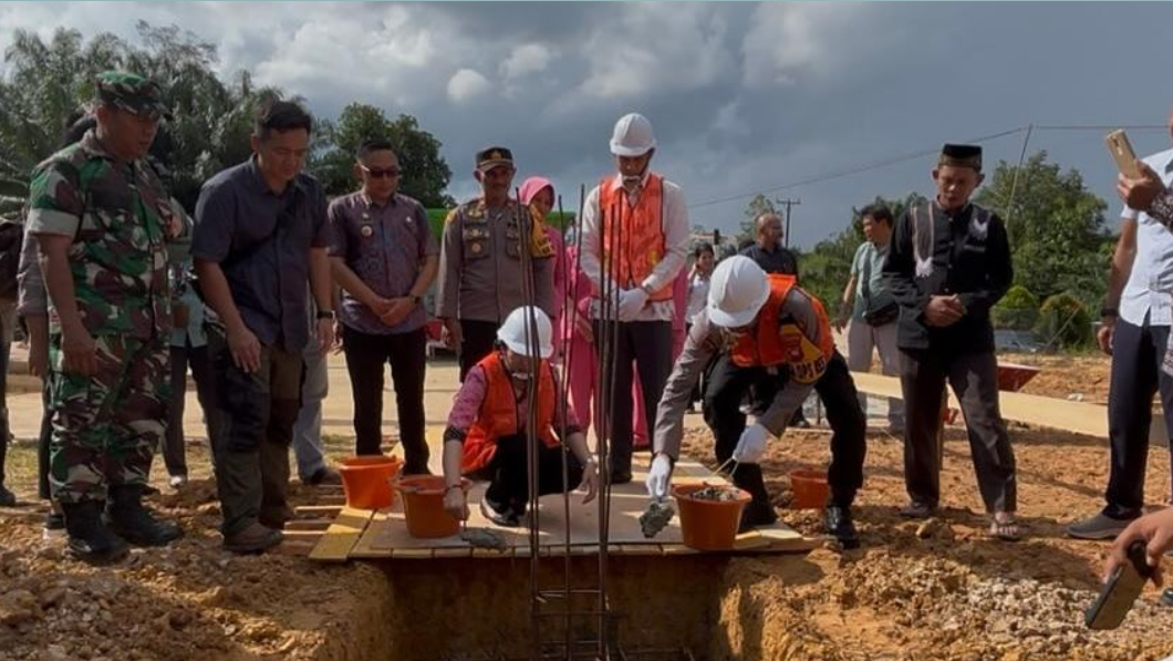 Bangun Dapur Gizi di Serimbu, Karolin Ultimatum Kontraktor: Wajib Higienis dan Tepat Waktu!