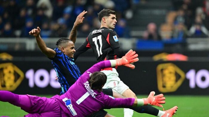 Derbi Madonnina Milik Milan! Maignan Jadi Pahlawan dengan 6 Save, Nodai Rekor Penalti Calhanoglu