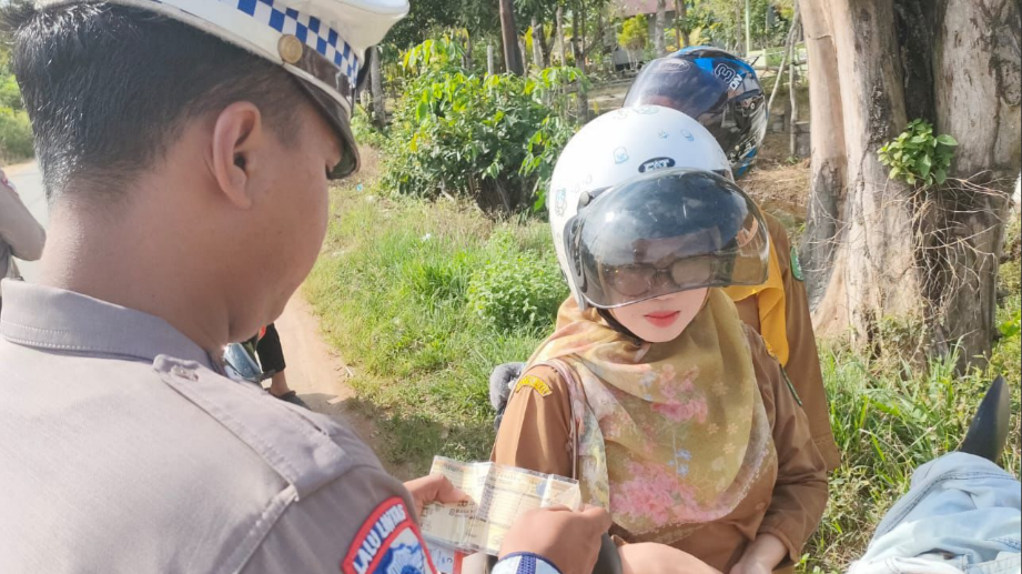 Tak Pandang Seragam, Operasi Zebra Kapuas di Kayong Utara Sasar Semua Kalangan Secara Humanis