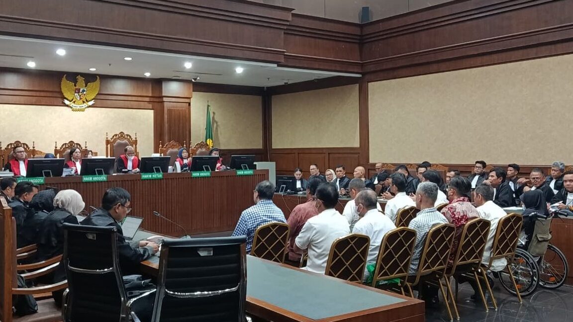 Modus 'Main Gila' Orang Dalam! 3 Eks Petinggi Telkom Didakwa Kantongi Rp 55,8 Miliar dari Proyek Bodong