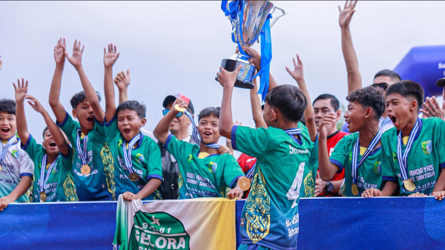 Ribuan Pemain Cilik 'Serbu' Stadion Untan, Gelora Sintang hingga Porti FC Angkat Trofi Juara