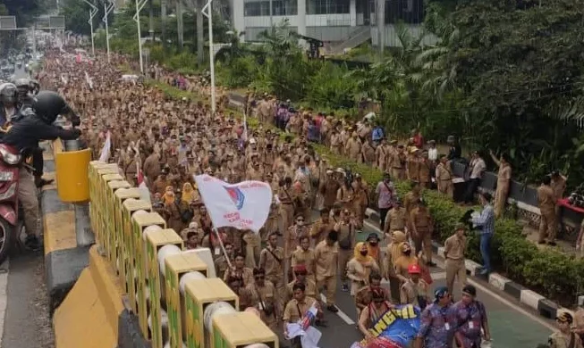 Ironi Jabatan 8 Tahun: Dulu Demo Minta Perpanjangan, Kini 489 Kades Terjerat Korupsi dalam 6 Bulan