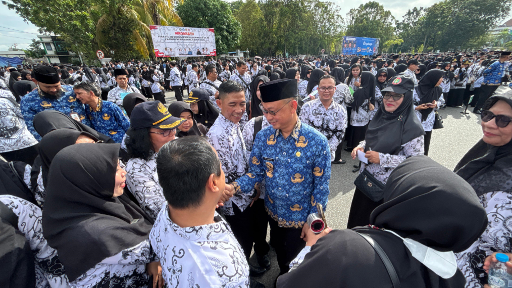 Kabar Baik di Hari Guru, Edi Kamtono Janji Perjuangkan Sisa Honorer Pontianak Jadi PPPK