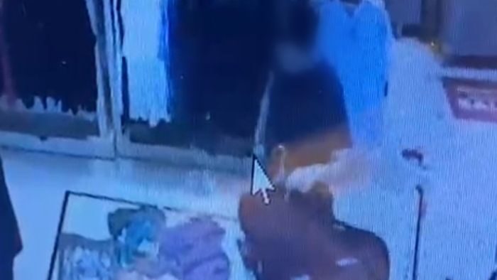 Viral CCTV Oknum Polisi Diduga Curi iPhone di Planet Surf Bulukumba, Berdalih Salah Ambil