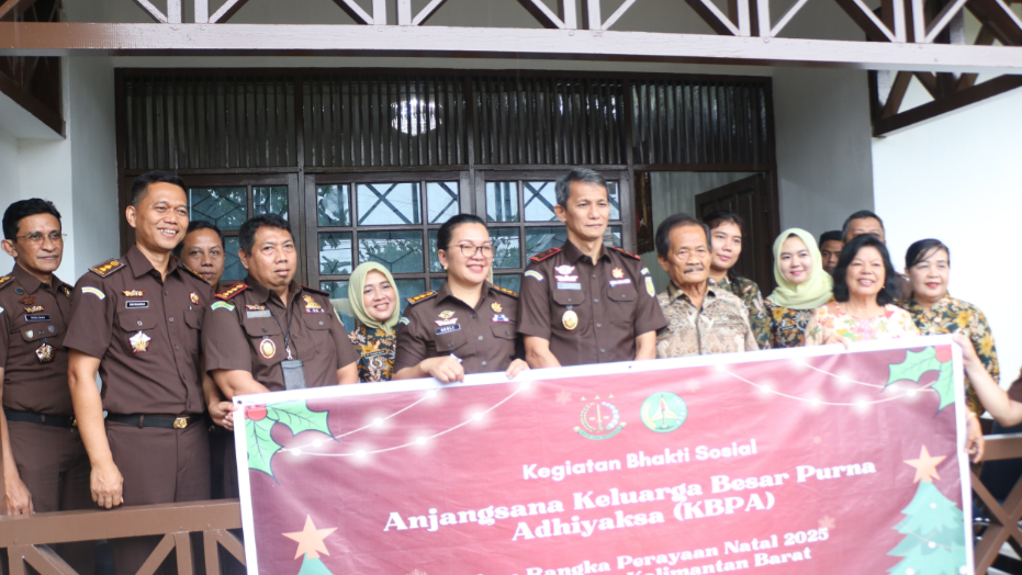 Sambut Natal, Jaksa di Kalbar 'Turun Gunung' Rawat Ingatan Bersama Purna Adhyaksa dan Anak Panti