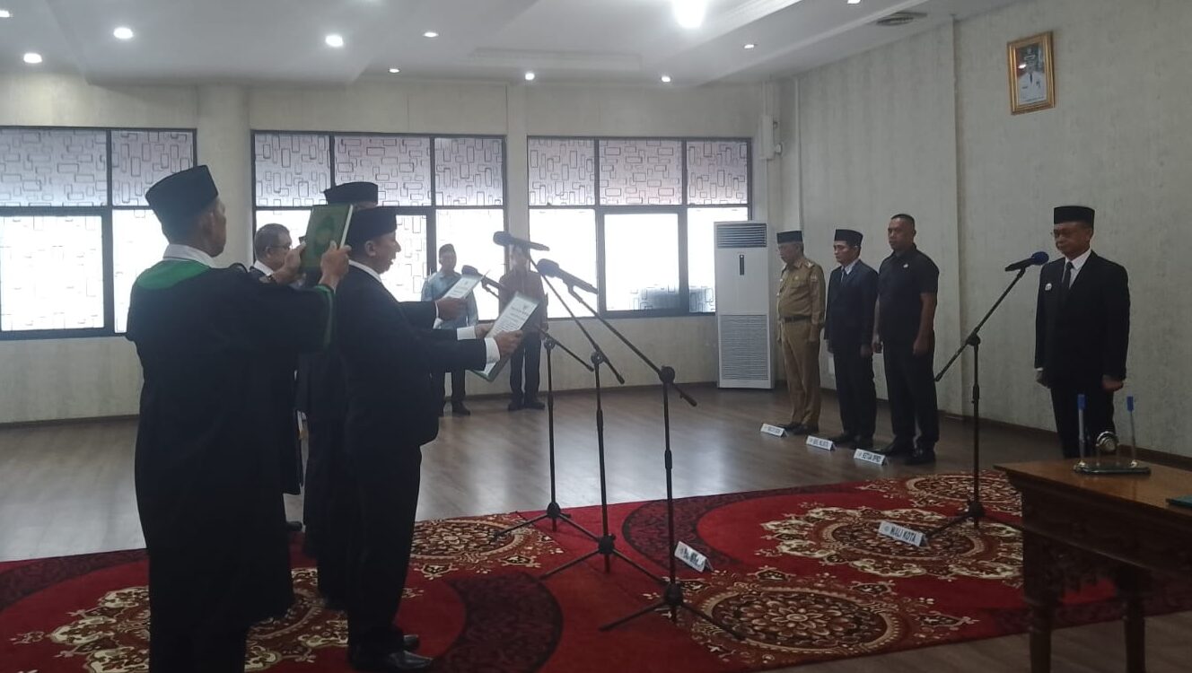 Wali Kota Pontianak Lantik Direksi Baru Perumda Tirta Khatulistiwa Periode 2025-2030