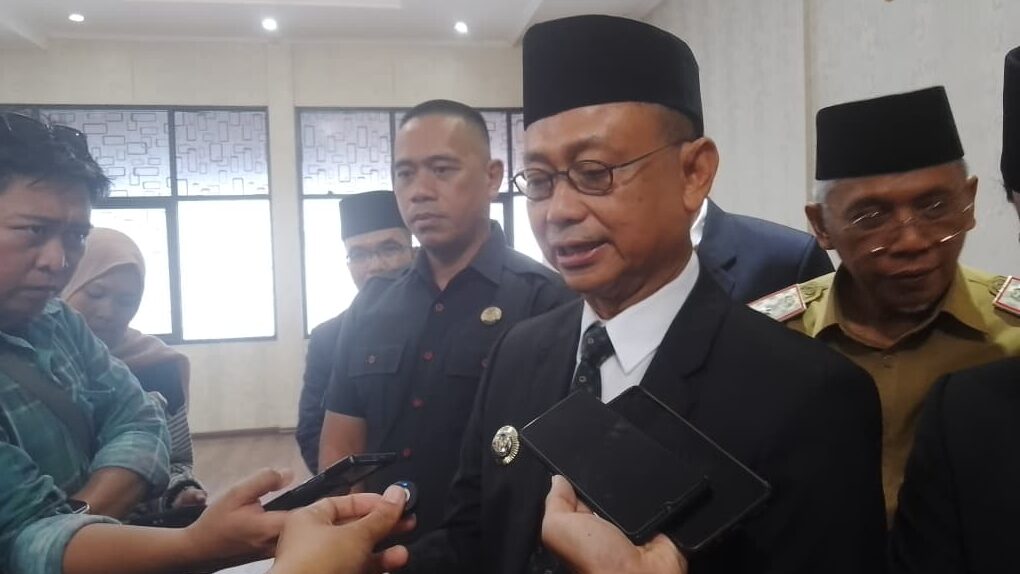 Lantik Direksi Baru Perumda Tirta Khatulistiwa, Edi Kamtono Targetkan Layanan 100 Persen dan Tekan Kebocoran