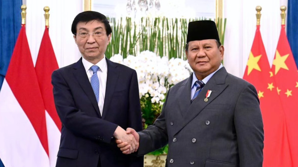 Disambut Tari Toraja, Prabowo Terima Kunjungan Kehormatan Ketua MPR Tiongkok di Istana