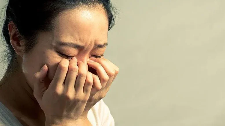 Jangan Malu Dibilang 'Cengeng', Ini 4 Manfaat Ajaib Menangis untuk Kesehatan Mental dan Fisik