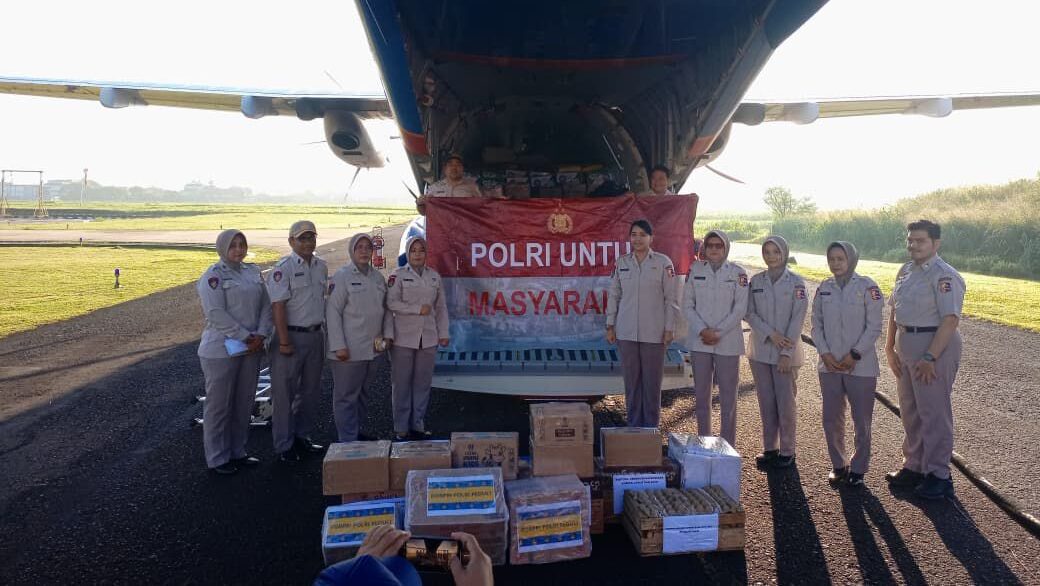 Polri Buka Posko Terpusat di Pondok Cabe, Fasilitasi Pengiriman Bantuan Logistik untuk Korban Banjir Sumatera via Udara