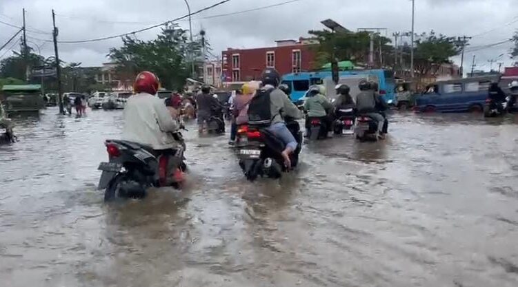 Pontianak Siaga Satu: Puncak Pasang Laut 1,8 Meter Kepung Kota hingga 10 Desember