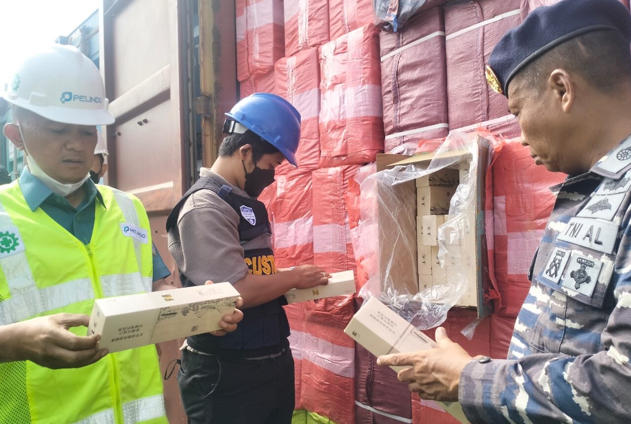Rokok Ilegal Terbongkar di Pelabuhan Dwikora, Tokoh Hingga DPRD Dukung Ultimatum Menkeu Bubarkan Bea Cukai Kalbar