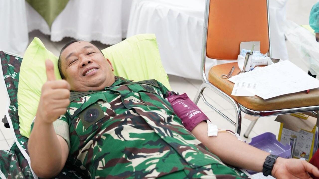 Sambut Hari Juang TNI AD 2025, Pangdam XII/Tpr Pimpin Bakti Kesehatan dan Donor Darah