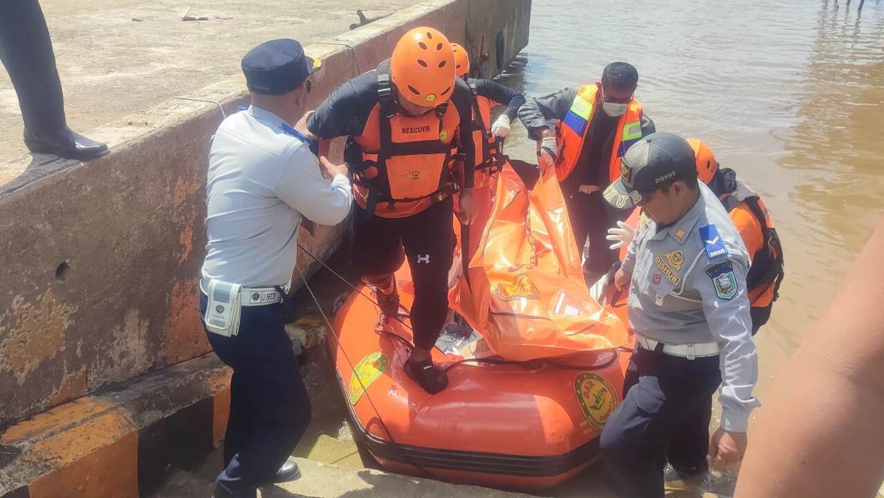 Terbentur Mesin Sekoci dan Jatuh ke Sungai Kapuas, ABK Kapal EPS 359 Ditemukan Meninggal Dunia