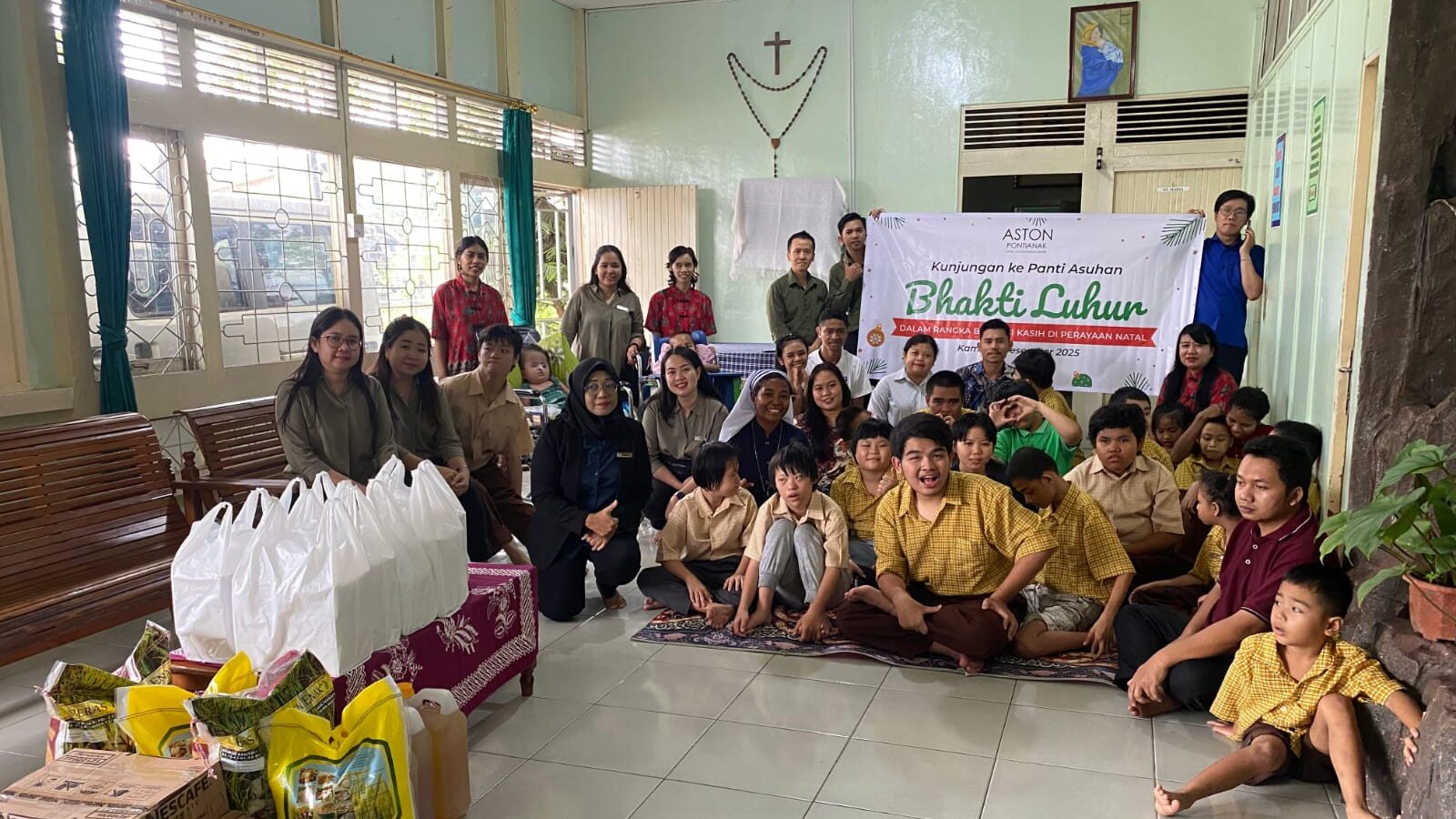 Jelang Natal, Aston Pontianak Hotel & Convention Center Gelar Aksi CSR di Panti Asuhan Bhakti Luhur